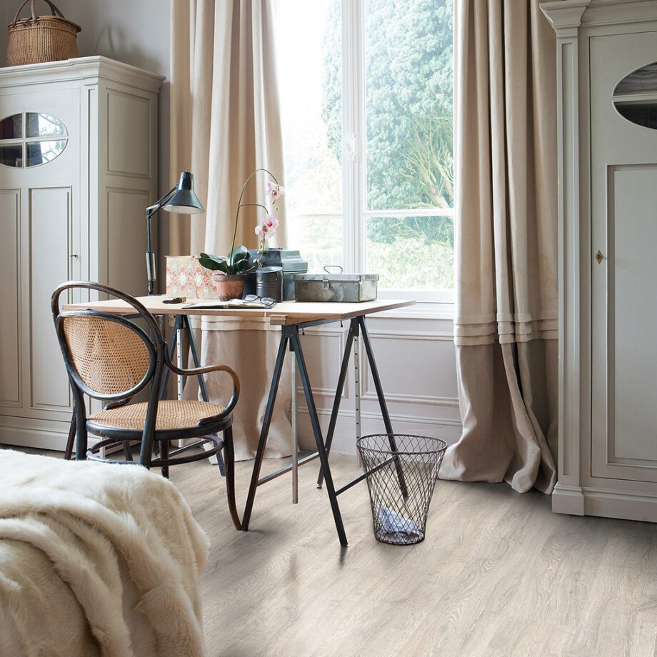 Laminaatparkett Quick-Step Classic RECLAIMED WHITE PATINA OAK (hele tamm)