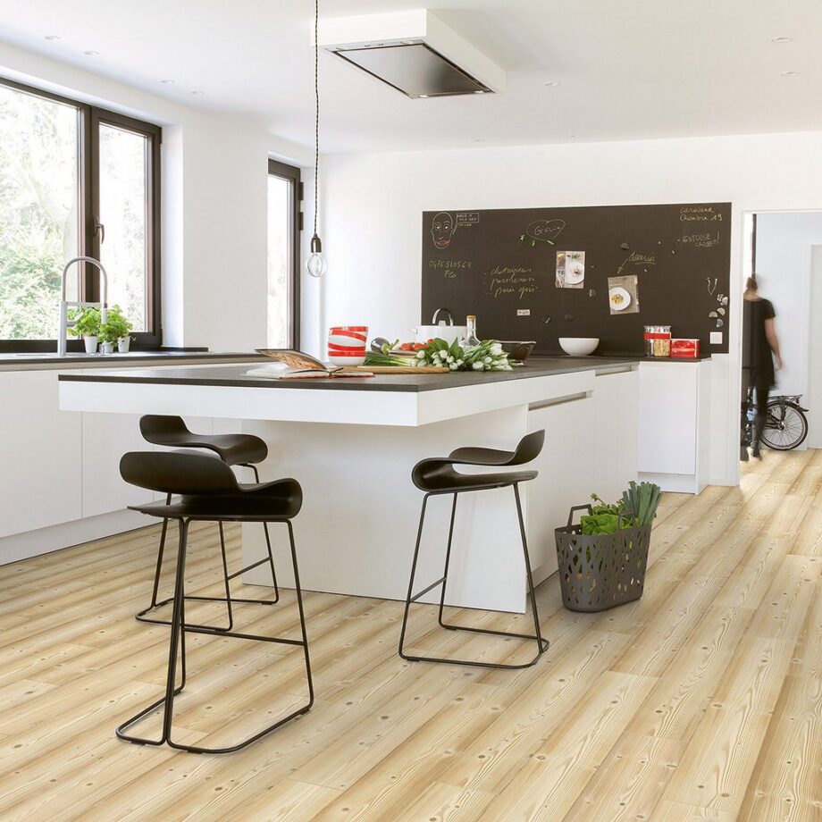 Laminaatparkett Quick-Step IMPRESSIVE NATURAL PINE (mänd) – vaade 2