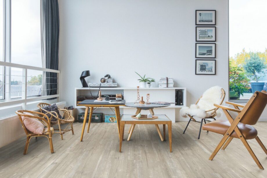 LVT Vinüülparkett QUICK STEP, Pulse Click, Morning mist pine, mänd, faasitud – vaade 3
