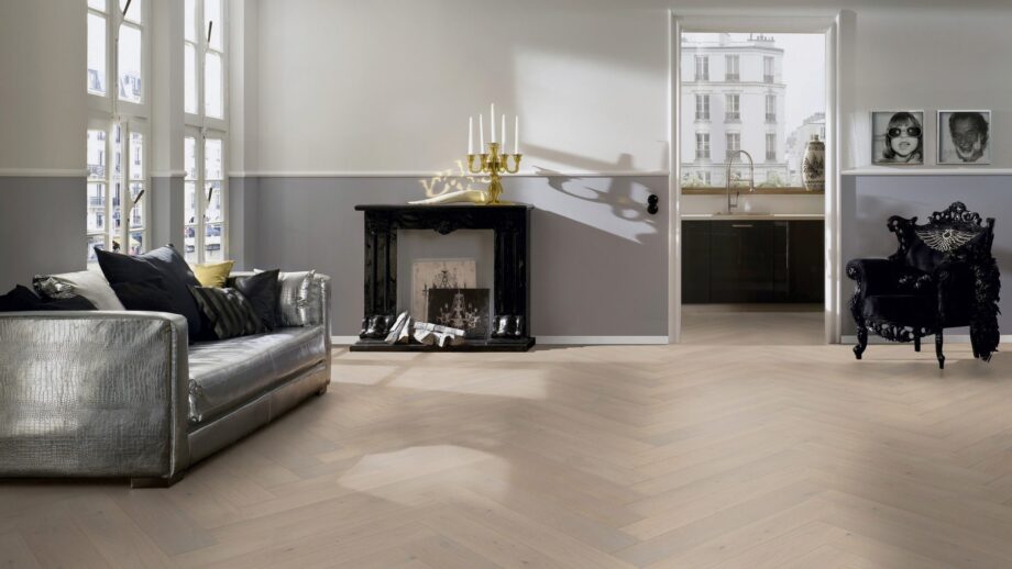 Parkett Tamm, ter Hürne, Oak light grey, helehall, kalasaba parkett, harjatud, faasitud, eriti matt lakk – vaade 3