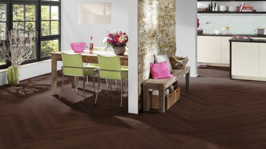 Parkett Tamm, ter Hürne, Oak red brown, kalasaba parkett, harjatud, faasitud, eriti matt lakk – vaade 5