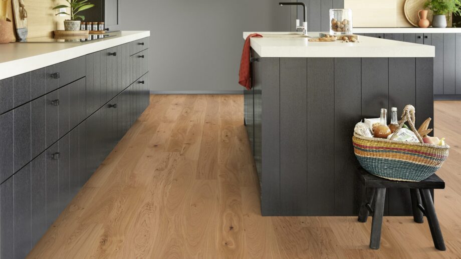 Parkett Tarkett, Pure, Tamm Rustic Plank, 1-lip, 2 külge mikrofaas, harjatud, Proteco Natura matt lakk – vaade 3