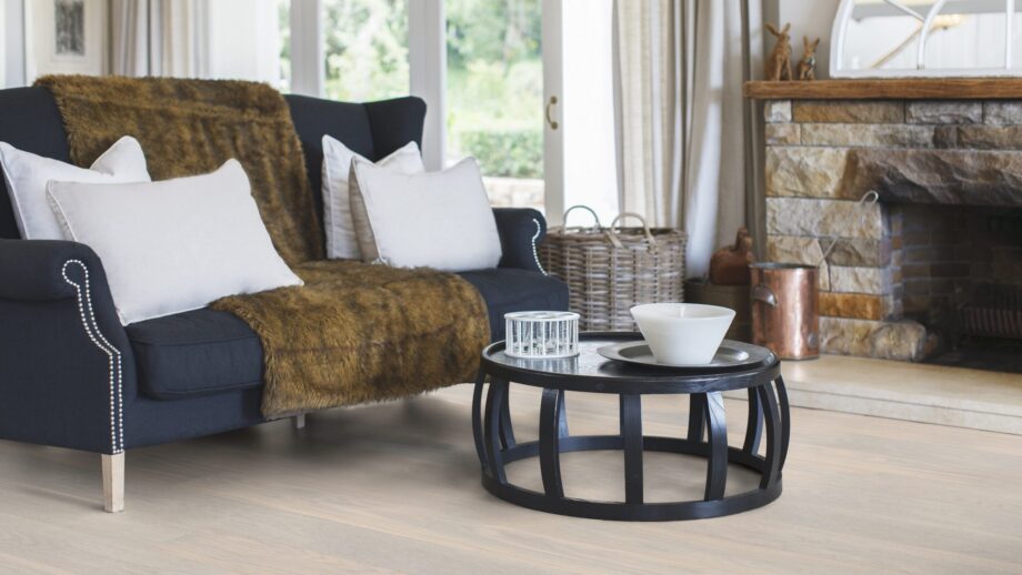 Parkett Tarkett, Shade, Tamm Cotton White (valge) Plank XT, 1-lip, 2 külge mikrofaas, peits ja Proteco Natura matt – vaade 2