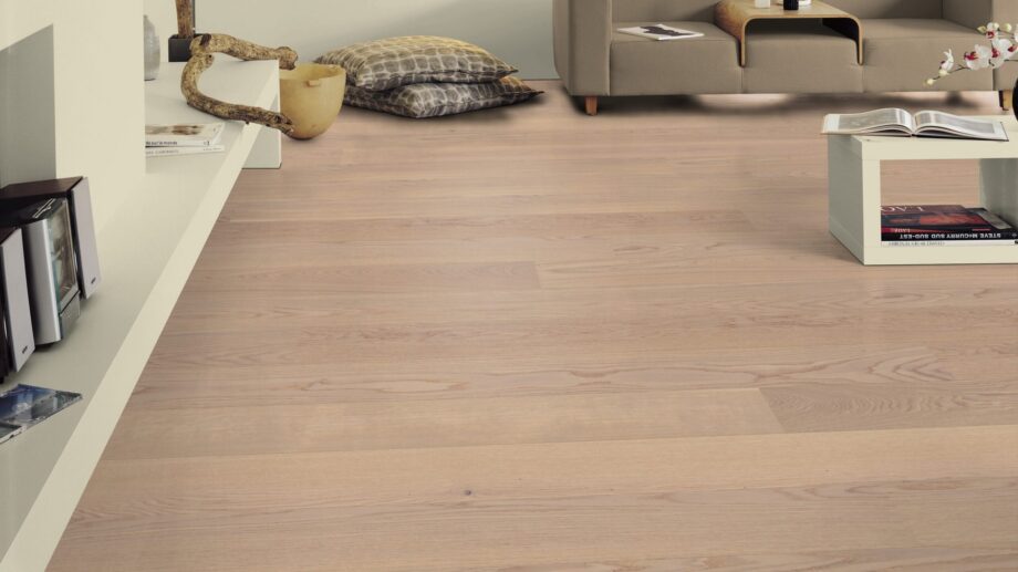 Parkett Tarkett, Shade, Tamm Cream White (valge) Plank XT, 1-lip, 2 külge mikrofaas, harjatud, peits ja Proteco Natura matt lakk – vaade 2