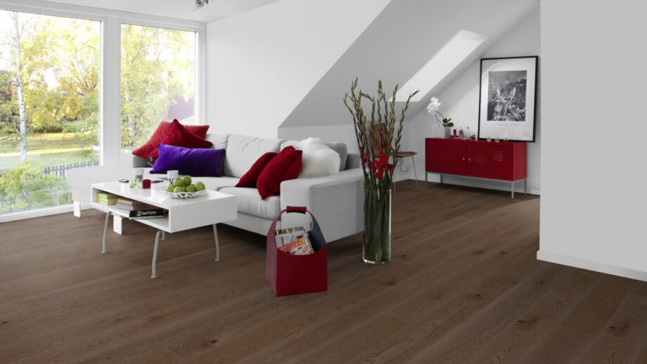 Parkett Tarkett, Shade, Tamm Italian Brown Plank, 1-lip, harjatud, 2 külge mikrofaas, Proteco Natura matt lakk – vaade 3