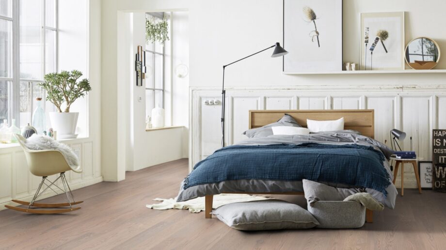 Parkett Tarkett, Shade, Tamm Misty Grey Plank, 1-lip, 2 külge mikrofaas, harjatud, peits ja Proteco Natura matt lakk – vaade 3