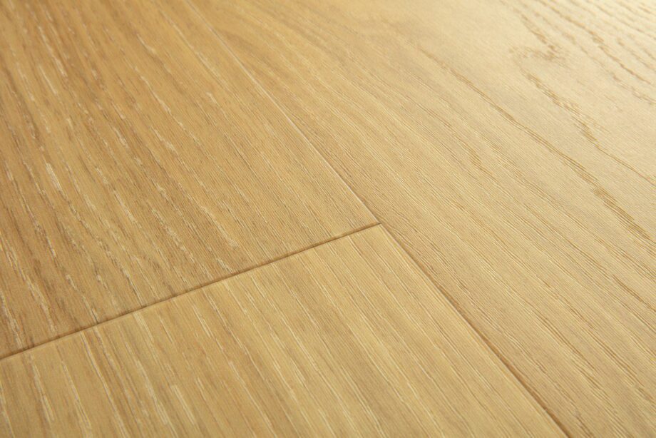Vinüülparkett Quick-Step Bloom Pure Oak Honey – vaade 2 Vinüülparkett Quick-Step Bloom Pure Oak Honey – vaade 2