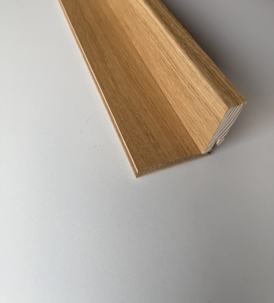 Põrandaliist sponeeritud tamm matt lakk profiil 15x60mm