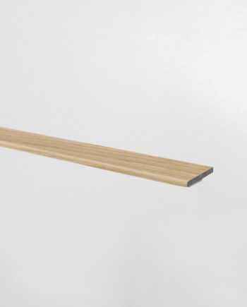 Kleebitav katteliist Floorify vinüülparketile, sobiva dekooriga, 18x2,5x2000 mm