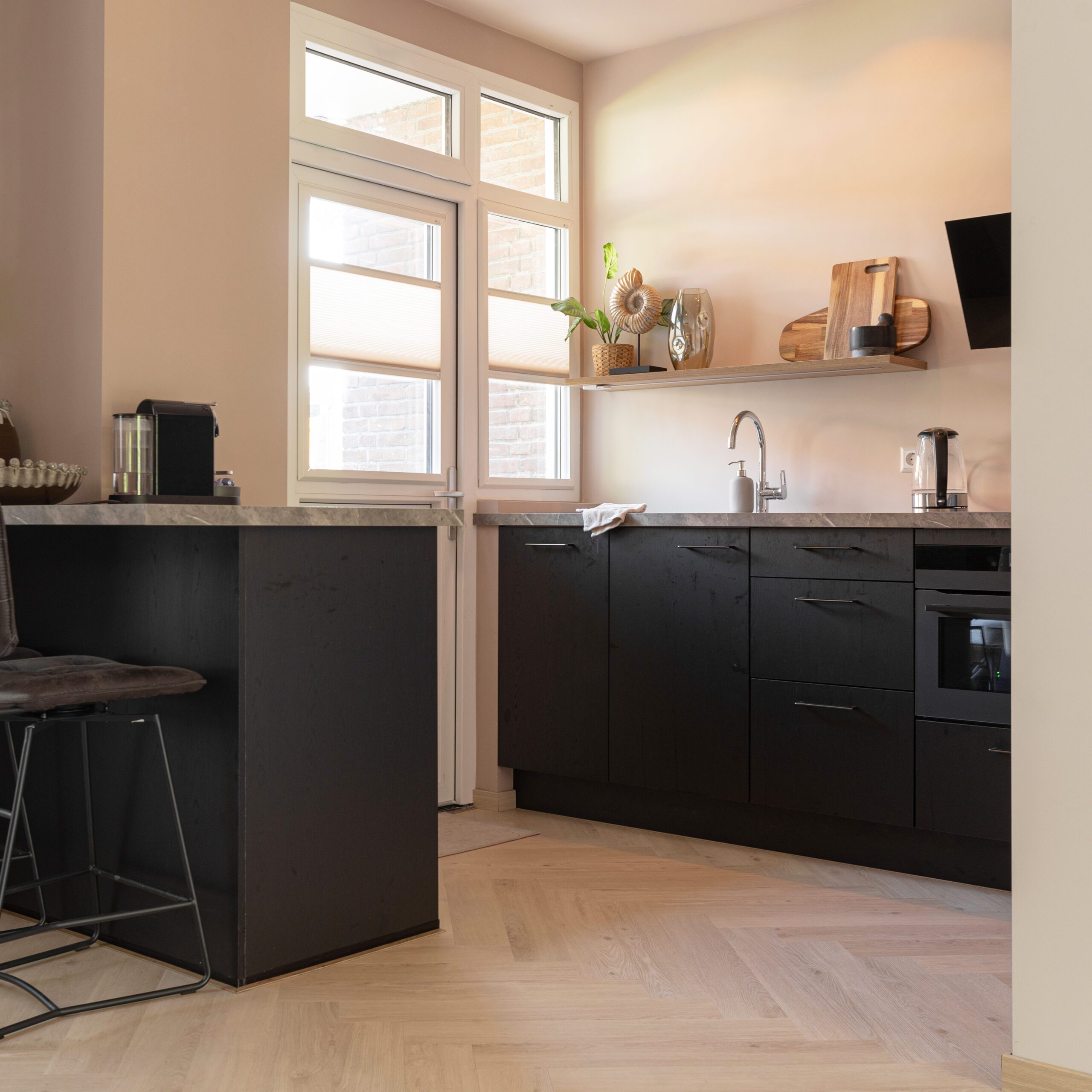 Tugevdatud südamikuga LVT kalasaba vinüülparkett Floorify Hirame F300