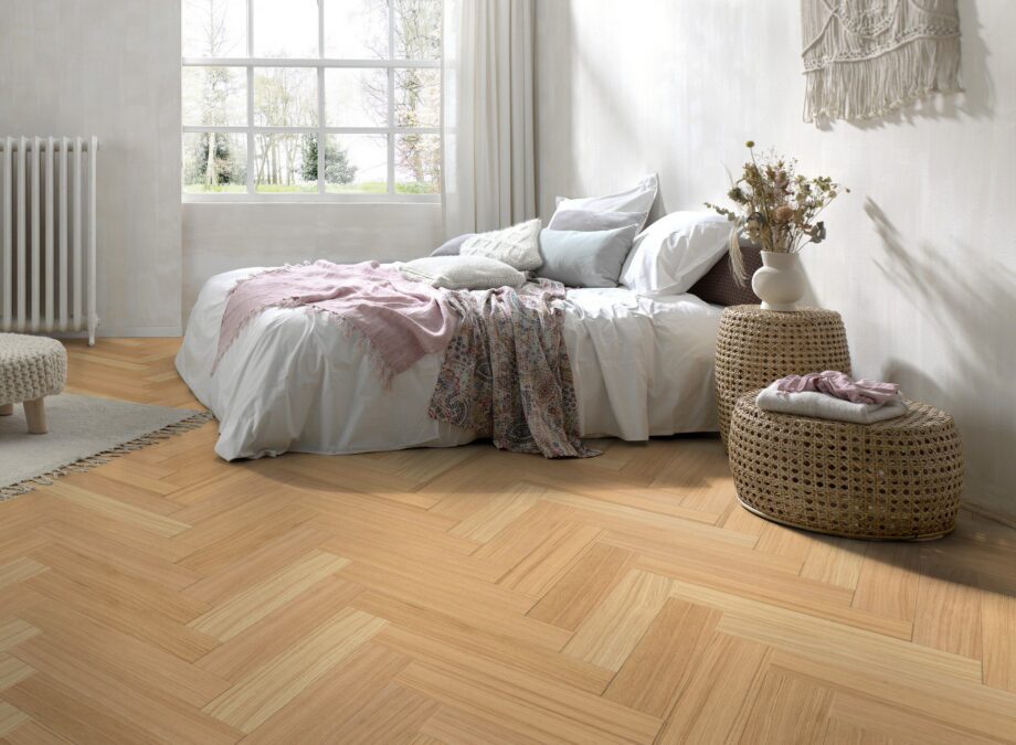 Kalasaba parkett Parky Swing Natural Oak Premium, tamm, spoonparkett, harjatud, super matt lakk, 593 x 121 x 10 mm – vaade 2 Kalasaba parkett Parky Swing Natural Oak Premium, tamm, spoonparkett, harjatud, super matt lakk, 593 x 121 x 10 mm – vaade 2