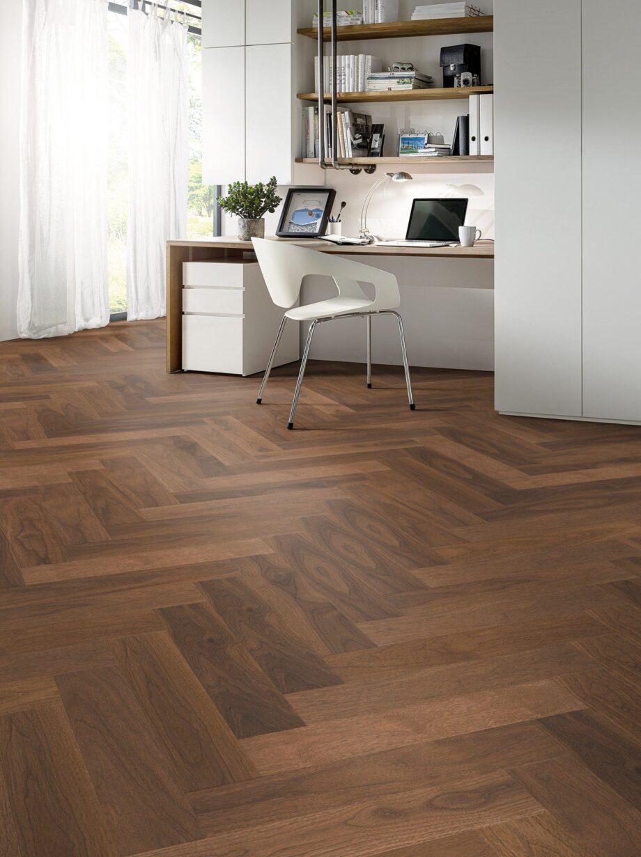 Kalasaba parkett Parky Swing Smoked Walnut Premium, pähkel, spoonparkett, harjatud, super matt lakk, 593 x 121 x 10 mm – vaade 2