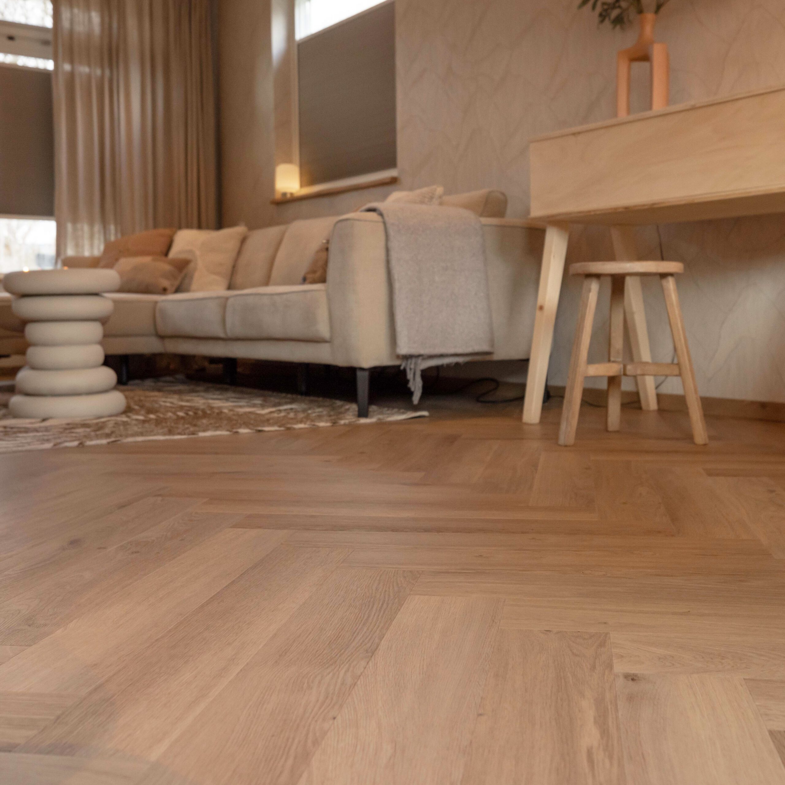 Liimitav kalasaba vinüülparkett Floorify Gluedown Toro FG318 – vaade 2