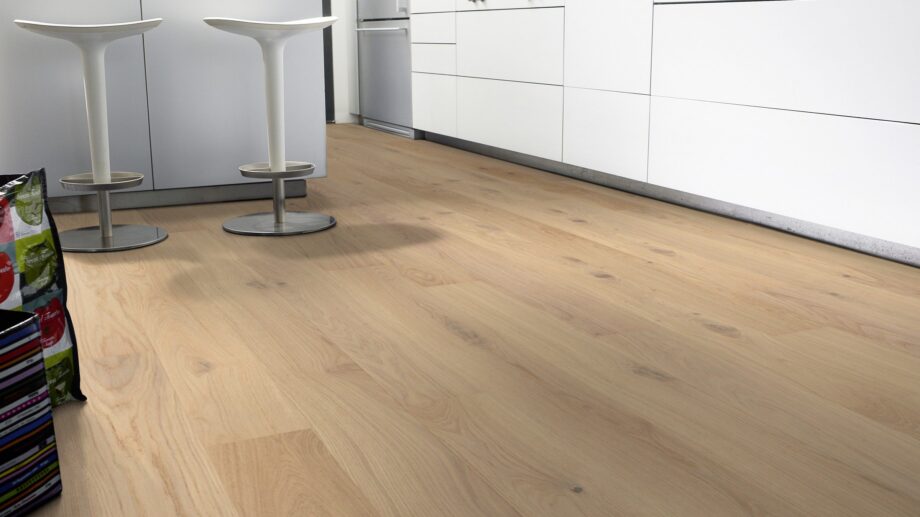 Parkett Tarkett, Grace, Tamm White Canvas (valge) Plank, 1-lip, 2 külge mikrofaas, harjatud, Proteco ExtraMatt matt lakk – vaade 2