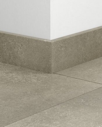 Põrandaliist Quick-Step Cloudy Concrete LVT vinüülparketile, veekindel, 12x58x2400 mm
