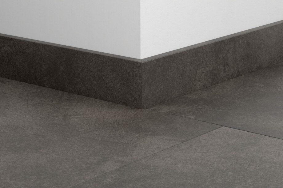 Põrandaliist Quick-Step Soft Graphite LVT vinüülparketile, veekindel, 12x58x2400 mm
