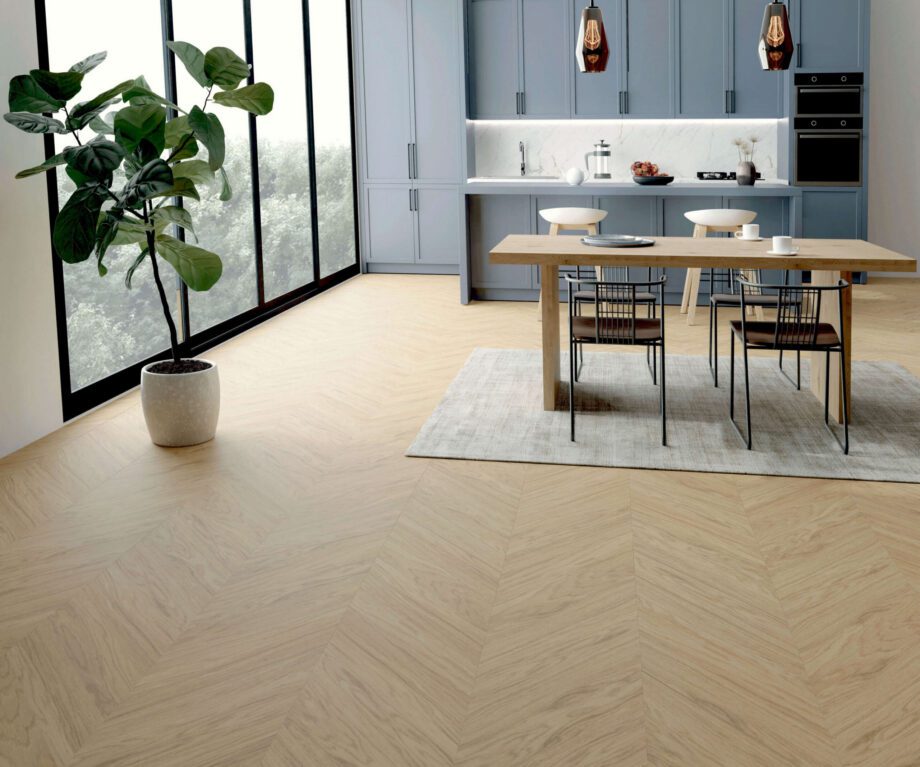 Prantsuse kalasaba tammeparkett Esta Nova Eco Elite Pure Line ekstra matt lakk – lähivaade Prantsuse kalasaba tammeparkett Esta Nova Eco Elite Pure Line ekstra matt lakk – lähivaade