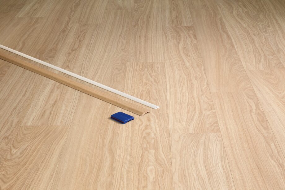 Incizo 5in1 üleminekuliist Quick-Step Natural Varnished Oak laminaadile, 13x48x2150 mm