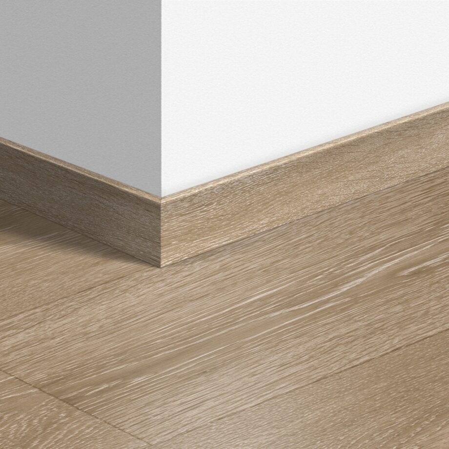 qssk03555-1 Põrandaliist tamm Quick-Step Valley Oak Light Brown laminaadile, MDF, 12x58x2400 mm