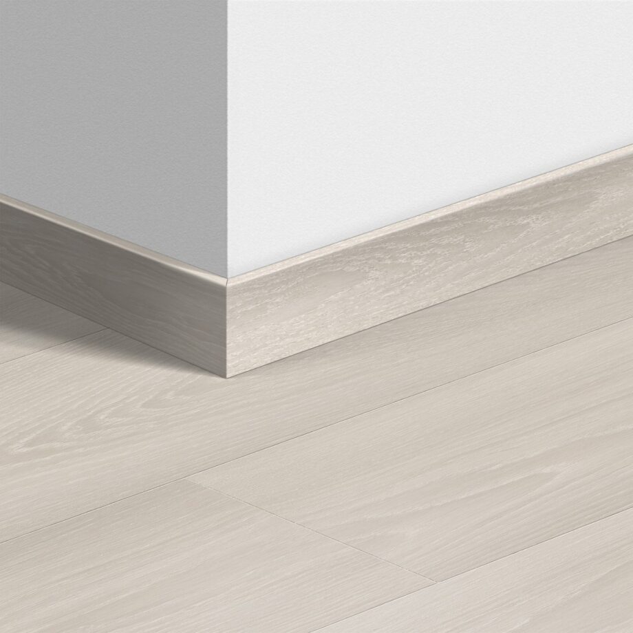 qssk04757-1 Põrandaliist tamm Quick-Step White Premium Oak laminaadile, MDF, 12x58x2400 mm