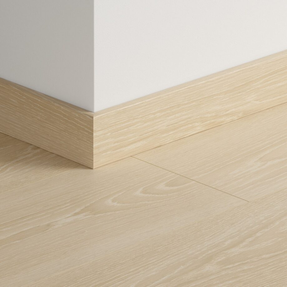 qssk05799-1 Põrandaliist tamm Quick-Step Frosty Beige Oak laminaadile, MDF, 12x58x2400 mm