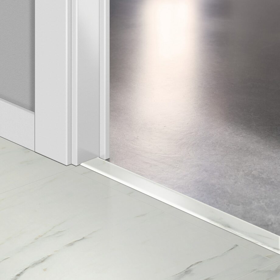 qsvincp40136-1 Incizo 5in1 üleminekuliist Quick-Step Marble Carrara White LVT vinüülparketile (Alpha), 8x45x2000 mm