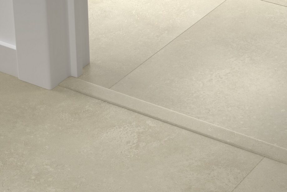 qsvincp40274-1 Incizo 5in1 üleminekuliist Quick-Step Sandstone Concrete LVT vinüülparketile (Alpha), 8x45x2000 mm