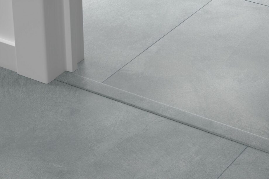 qsvincp40325-1 Incizo 5in1 üleminekuliist Quick-Step Soft Sky LVT vinüülparketile (Alpha), 8x45x2000 mm