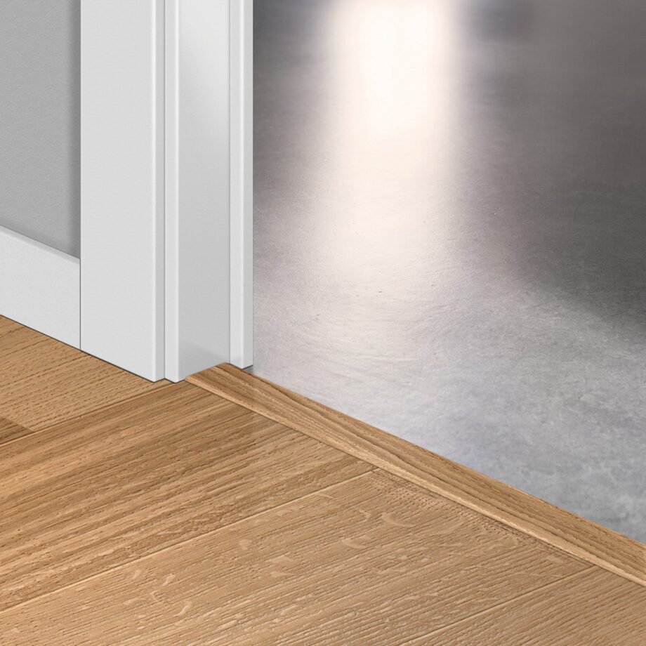 qswincp01450-1 Incizo 5in1 üleminekuliist Quick-Step Natural Oak Matt parketile, puitspoon, 17x54x2150 mm