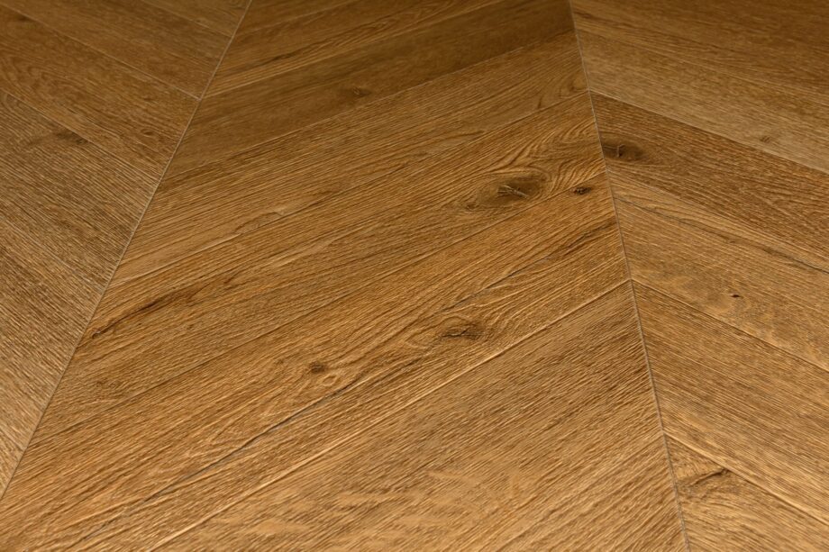 Tugevdatud südamikuga LVT vinüülparkett Floorify Chevron Oscar F733 – vaade 3