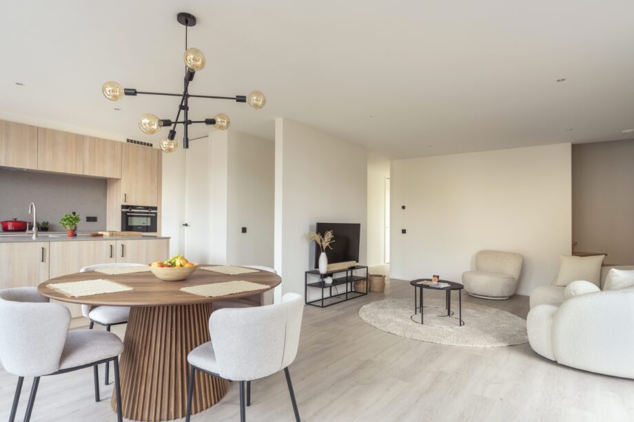 Tugevdatud südamikuga LVT vinüülparkett Floorify Plank Coconut F051 – vaade 2