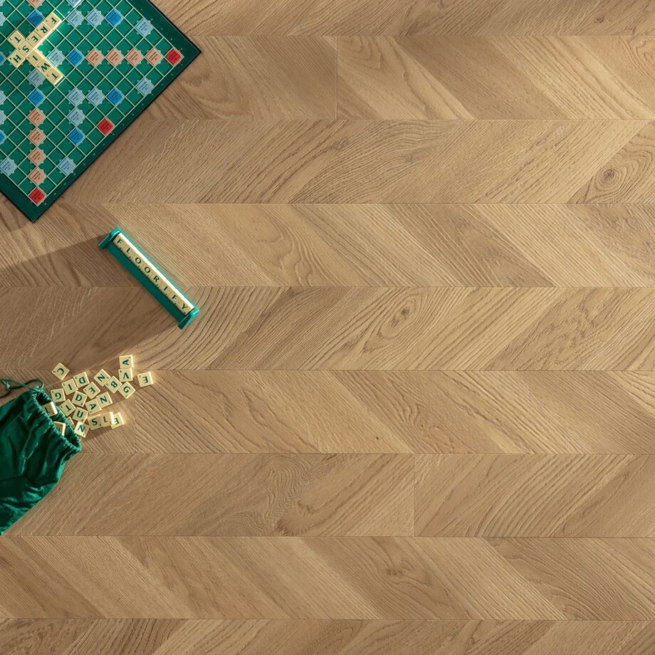 Tugevdatud südamikuga LVT vinüülparkett Floorify Twist Toblerone F401 – vaade 4 Tugevdatud südamikuga LVT vinüülparkett Floorify Twist Toblerone F401 – vaade 4