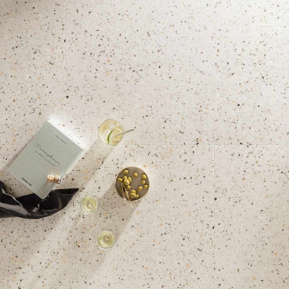 Tugevdatud südamikuga LVT vinüülplaat Floorify Large Tile Piccolo F032 – vaade 4