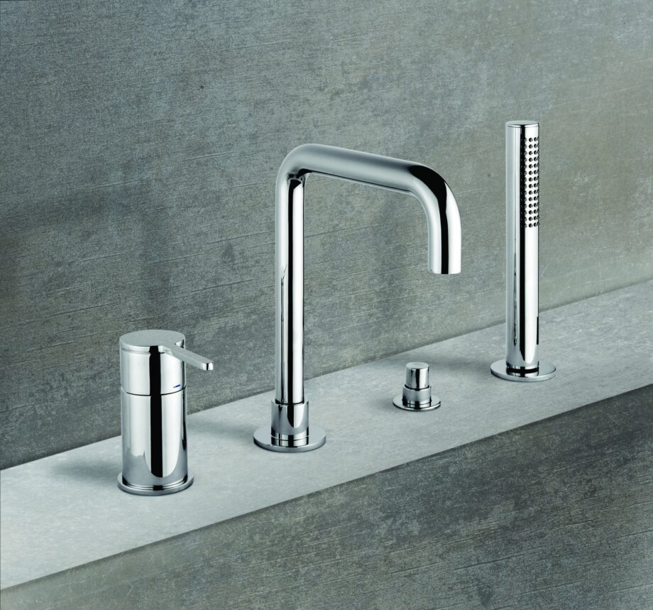 Vanniservale paigaldatav vannisegisti Emmevi Filobrass 85120, 4 ava – vaade 2 Vanniservale paigaldatav vannisegisti Emmevi Filobrass 85120, 4 ava – vaade 2