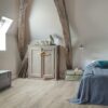 LVT Vinüülparkett QUICK STEP, Pulse Glue Plus, Cotton tamm hall, saejäljed, faasitud – vaade 3