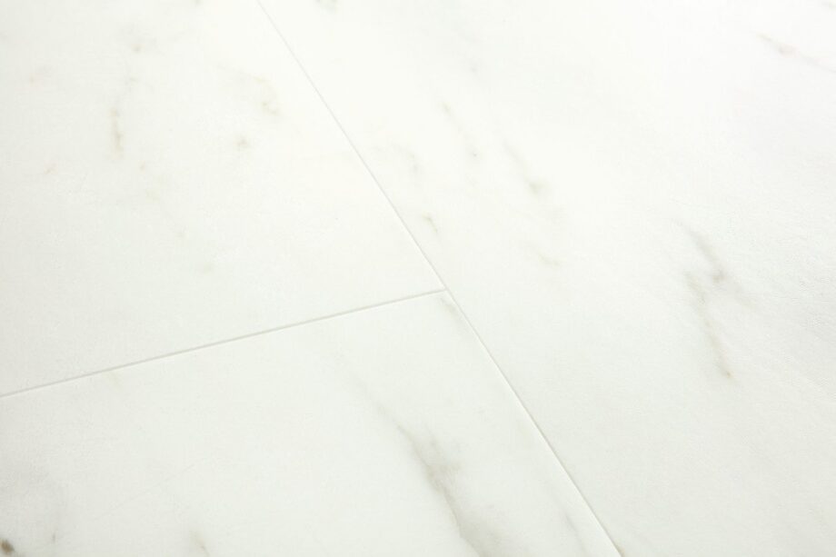 Vinüülparkett SPC Quick Step marble carrara white alpha tiles, faasitud