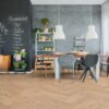 Kalasaba parkett Tamm Rustik Raw faasitud harjatud ja õlitatud – vaade 2 Kalasaba parkett Tamm Rustik Raw faasitud harjatud ja õlitatud – vaade 2
