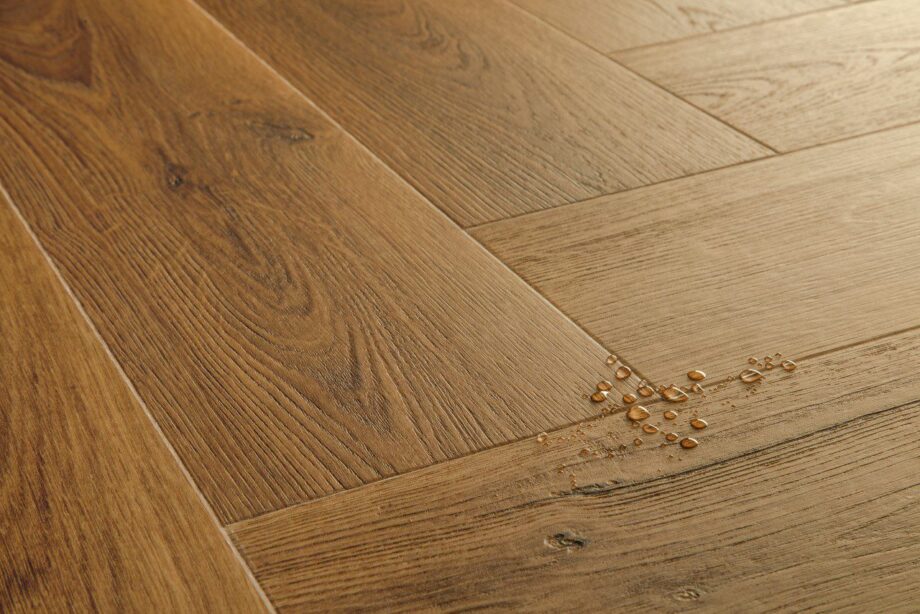 Vinüülparkett kalasaba Quick-Step Ciro Botanic Caramel Oak – vaade 2 Vinüülparkett kalasaba Quick-Step Ciro Botanic Caramel Oak – vaade 2