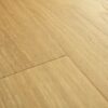 Vinüülparkett Quick-Step Bloom Pure Oak Honey – vaade 2 Vinüülparkett Quick-Step Bloom Pure Oak Honey – vaade 2