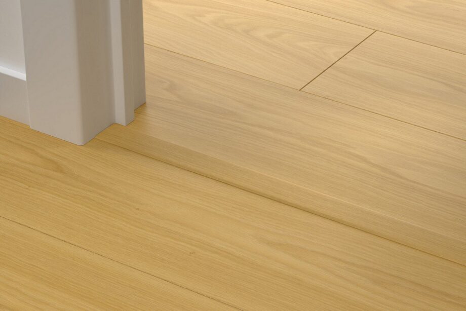 Incizo 5in1 üleminekuliist Quick-Step Biscuit Brown Oak laminaadile, 13x48x2150 mm Incizo 5in1 üleminekuliist Quick-Step Biscuit Brown Oak laminaadile, 13x48x2150 mm