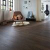 Parkett Bauwerk Cleverpark 1250 suitsutatud tamm Crema 14 B-Protect – interjöör