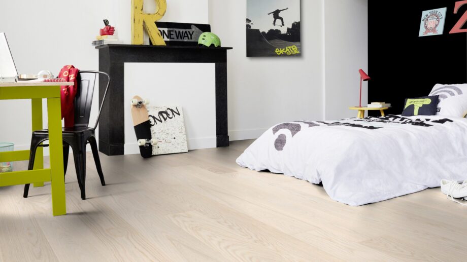 Parkett Tarkett, Grace, Tamm Beige Cashmere (beež) Plank XT, 1-lip, 2 külge mikrofaas, harjatud, Proteco ExtraMatt matt lakk – vaade 3 Parkett Tarkett, Grace, Tamm Beige Cashmere (beež) Plank XT, 1-lip, 2 külge mikrofaas, harjatud, Proteco ExtraMatt matt lakk – vaade 3