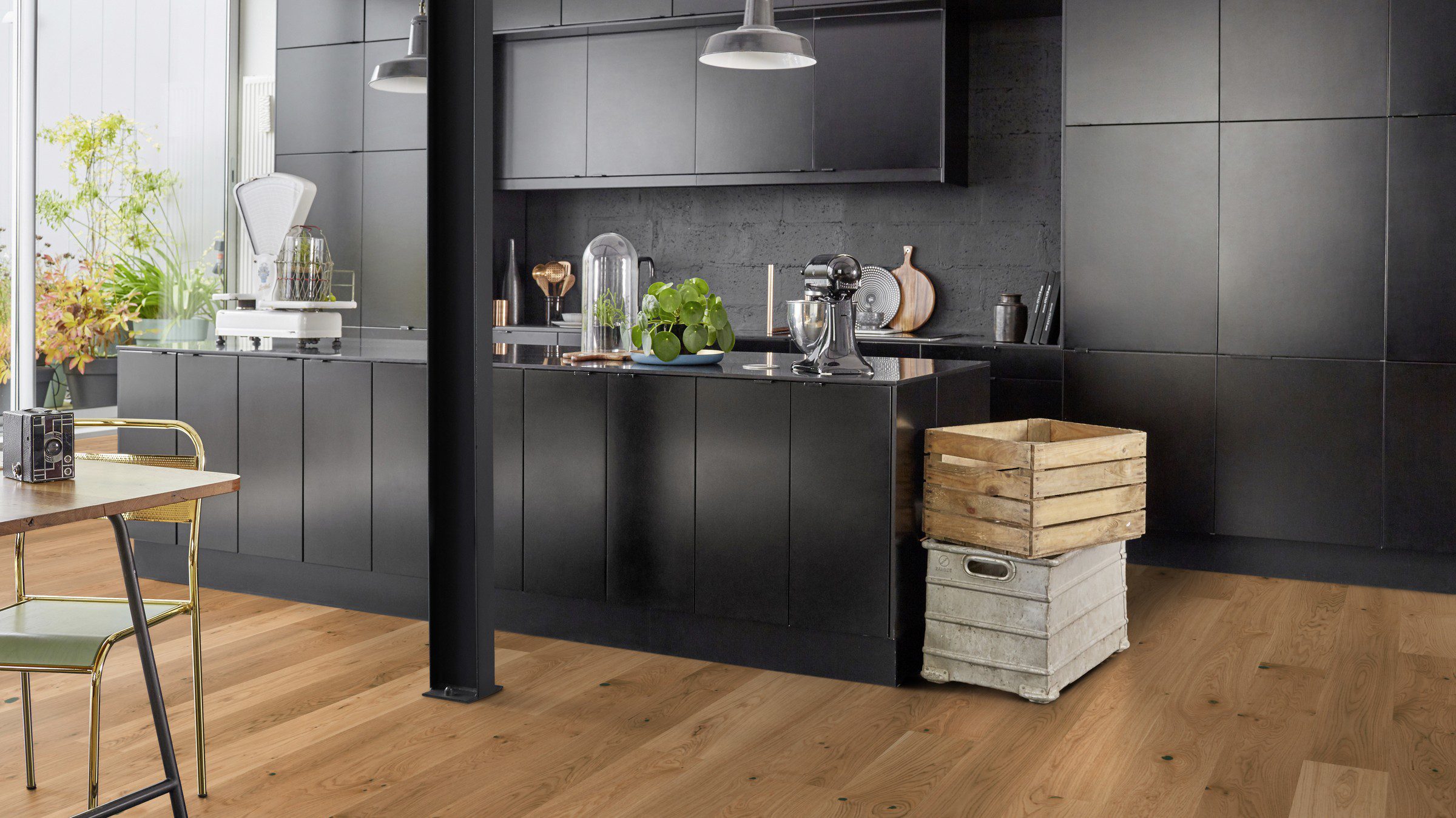 Parkett Tarkett, Grace, Tamm Rustic Plank XT, 1-lip, 2 külge mikrofaas, harjatud, Proteco ExtraMatt matt lakk – vaade 2