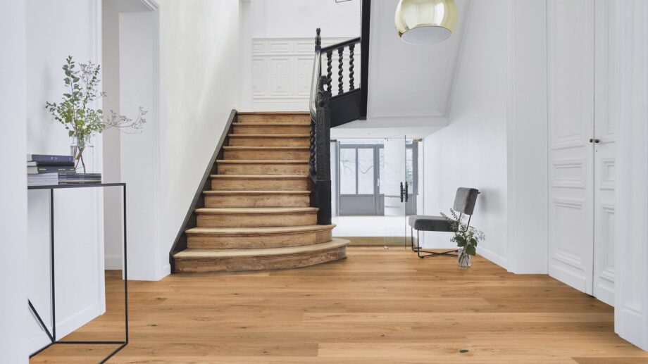 Parkett Tarkett, Grace, Tamm Rustic Plank XT, 1-lip, 2 külge mikrofaas, harjatud, Proteco ExtraMatt matt lakk – vaade 4 Parkett Tarkett, Grace, Tamm Rustic Plank XT, 1-lip, 2 külge mikrofaas, harjatud, Proteco ExtraMatt matt lakk – vaade 4
