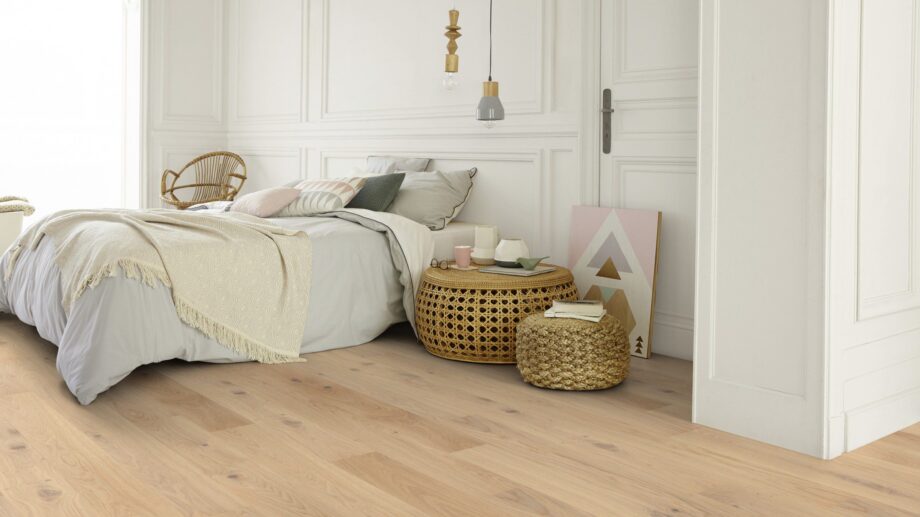 Parkett Tarkett, Grace, Tamm White Canvas (valge) Plank, 1-lip, 2 külge mikrofaas, harjatud, Proteco ExtraMatt matt lakk – vaade 3