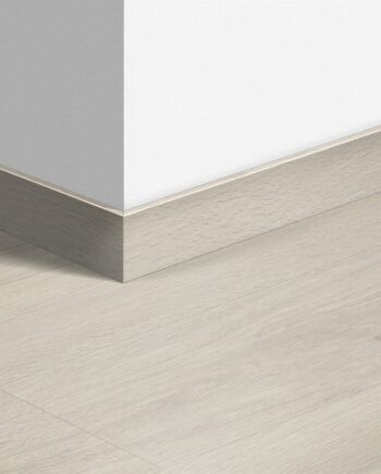 Sokliliist Quick-Step Sea Breeze Oak Light LVT vinüülparketile, veekindel, 12x58x2400 mm