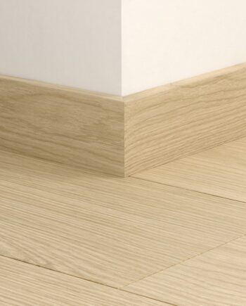 Sokliliist Quick-Step Buttermilk Oak LVT vinüülparketile, veekindel, 12x58x2400 mm