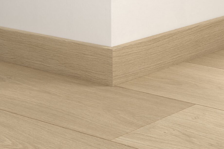qsvsk40322-1 Põranda liist Quick-Step Coast Oak Sand LVT vinüülparketile, veekindel, 12x58x2400 mm