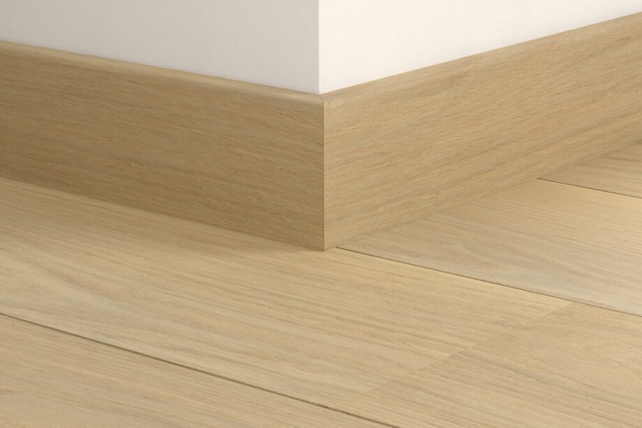 qswppskr05106mm-1 Spoonliist veekindel Quick-Step Lily White Oak Extra Matt parketile, spoonitud, 16x80x2400 mm