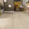 Saare parkett Esta Elegant Frost Ivory Pores 240 mm ekstra matt lakk – lähivaade Saare parkett Esta Elegant Frost Ivory Pores 240 mm ekstra matt lakk – lähivaade